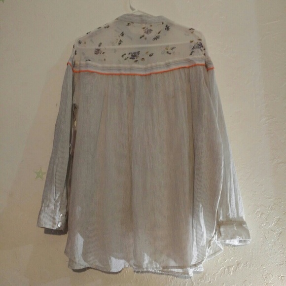 Free People boho blouse in  neutral - Picture 6 of 7